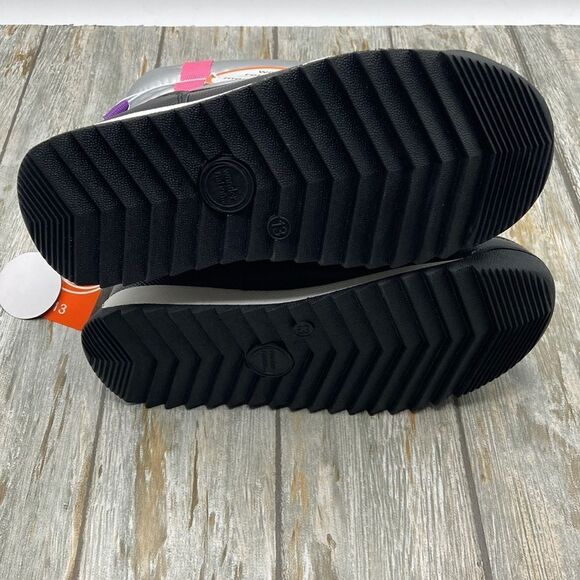 Toddler Girl Winter Puffy Snow Boots & Hat With Pom Poms Size 13 - Picture 4 of 10